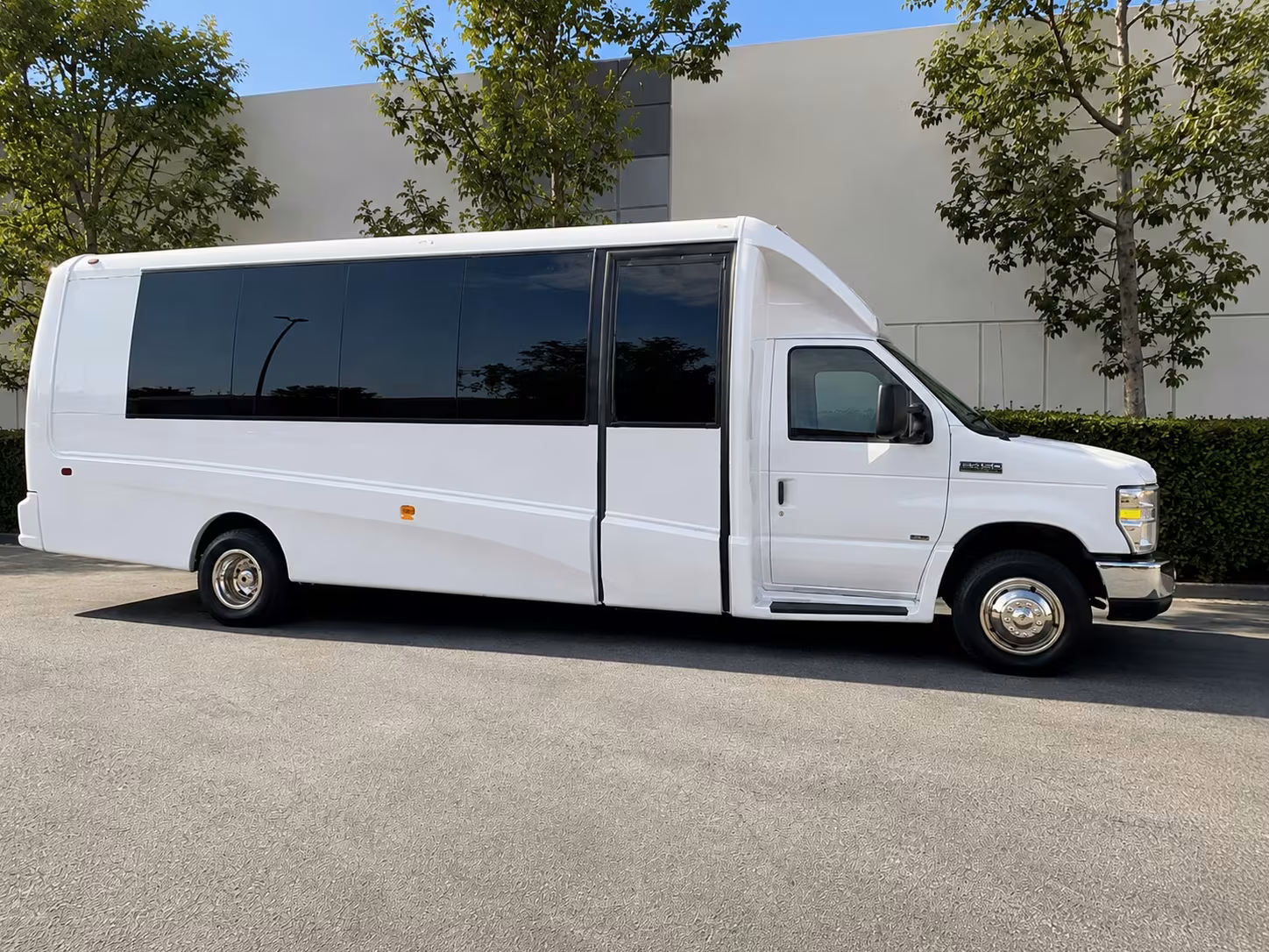 minibus rentals for pasco elementary and middle school field trips