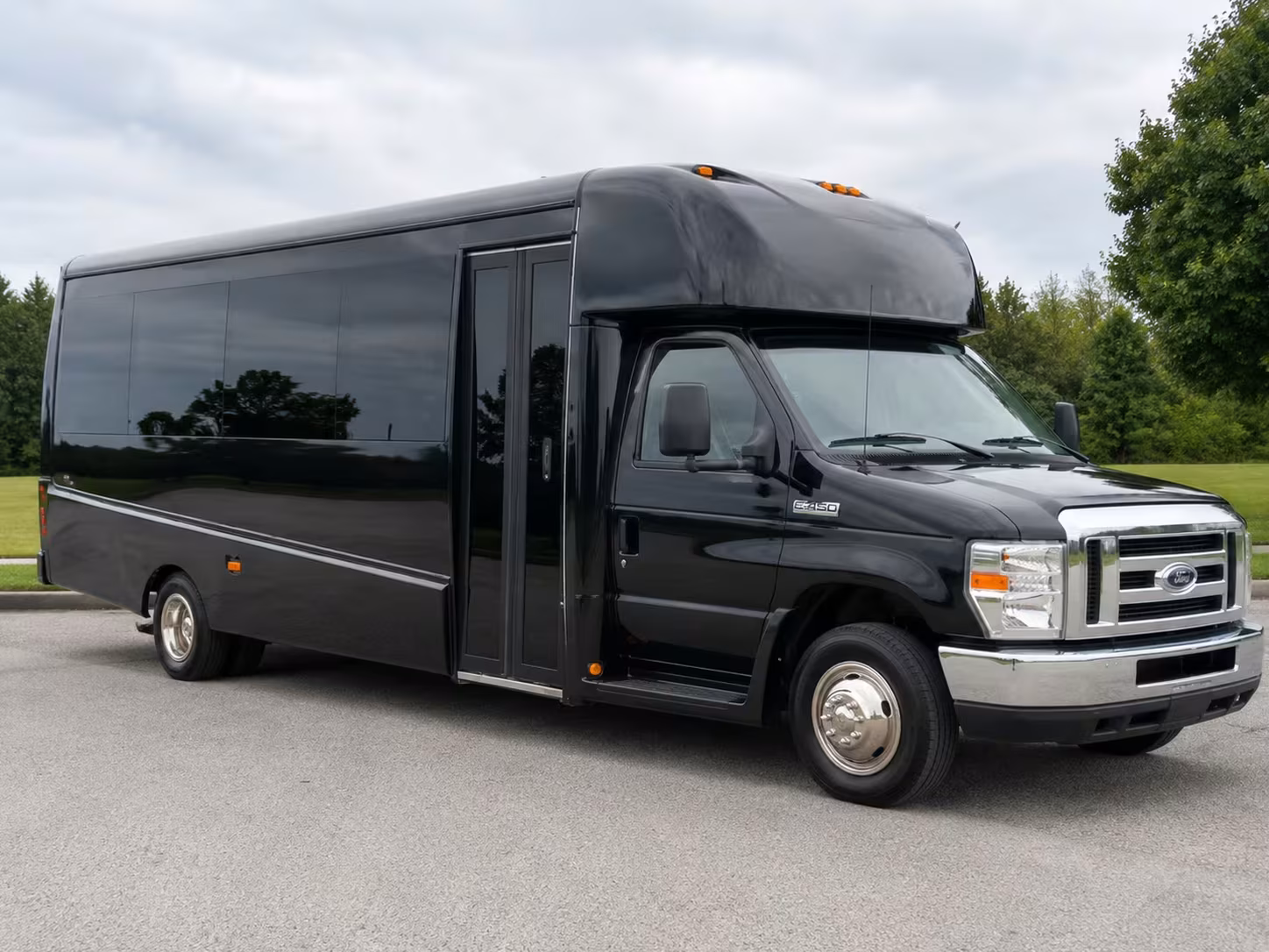 pasco minibus rentals for winery tours and team building